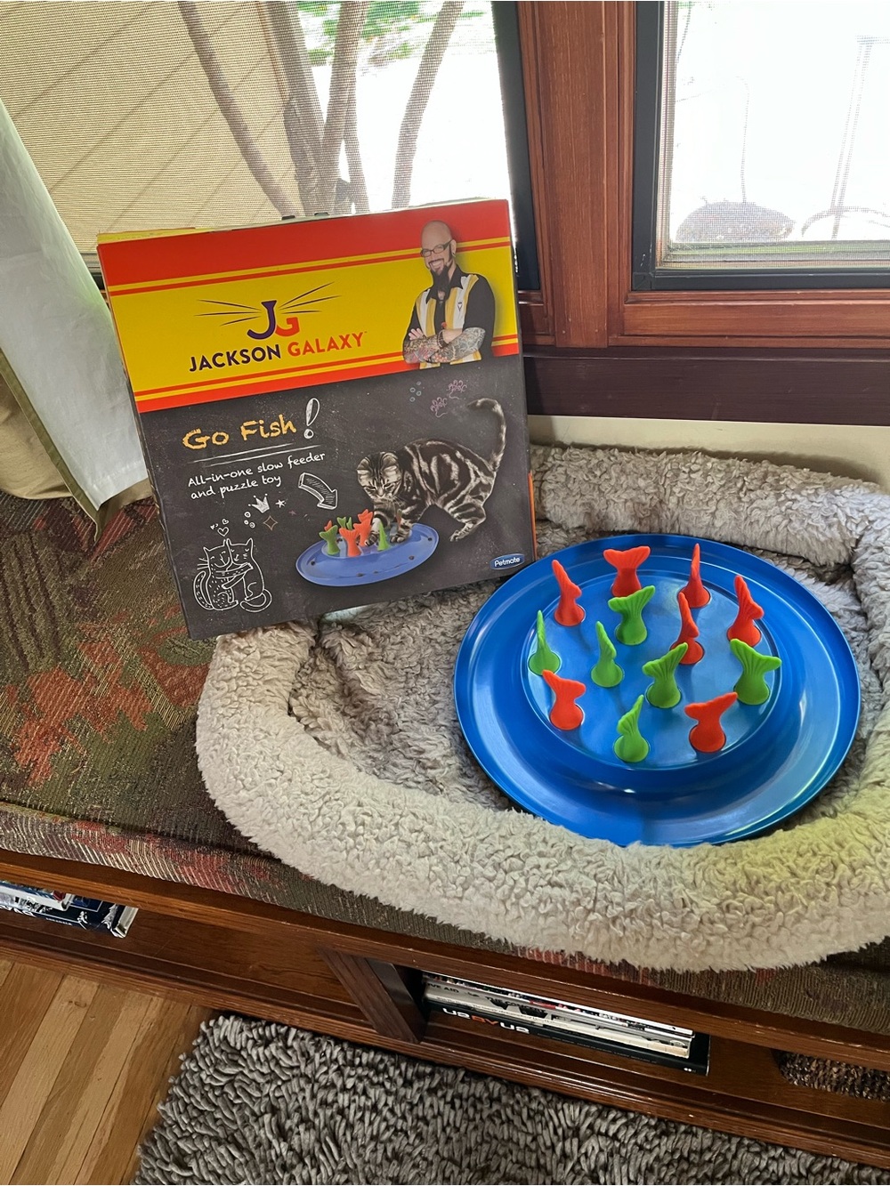 EUC. Jackson Galaxy go fish slow feeder.